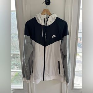 Nike windbreaker, running jacket, lightweight